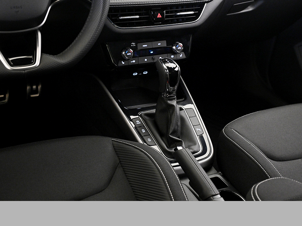 Skoda Fabia 1.5 130 DSG 177PS CAM KEYLESS NAVI LM18