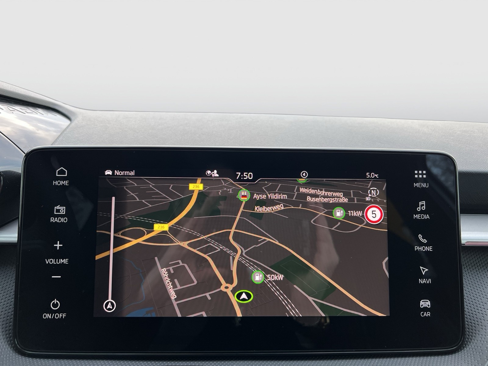 Skoda Fabia 1.5 130 DSG 177PS CAM KEYLESS NAVI LM18