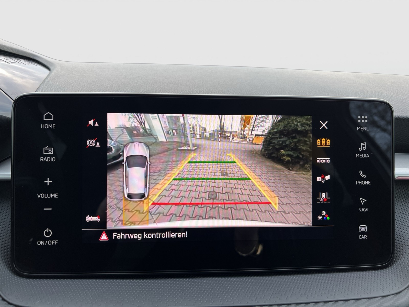 Skoda Fabia 1.5 130 DSG 177PS CAM KEYLESS NAVI LM18