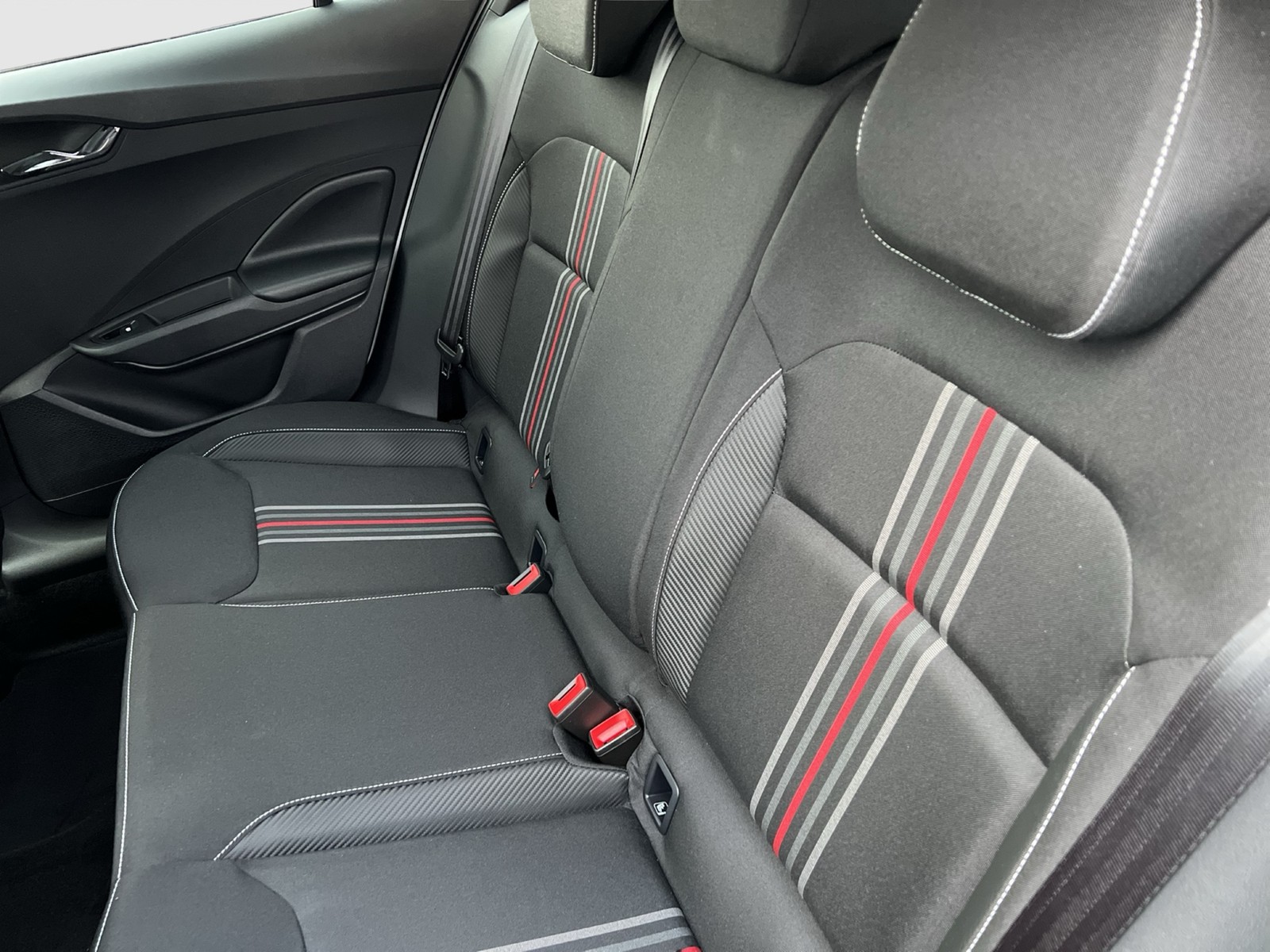 Skoda Fabia 1.5 130 DSG 177PS CAM KEYLESS NAVI LM18