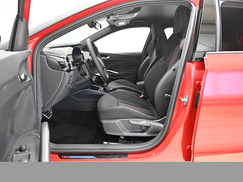 Skoda Fabia 1.5 130 DSG 177PS CAM KEYLESS NAVI LM18