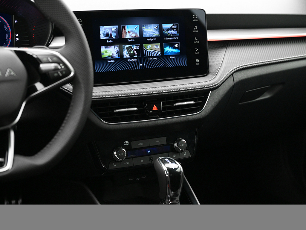 Skoda Fabia 1.5 130 DSG 177PS CAM KEYLESS NAVI LM18