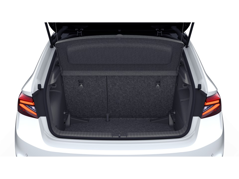 Skoda Fabia 1.5 130 DSG 177PS CAM KEYLESS NAVI LM18