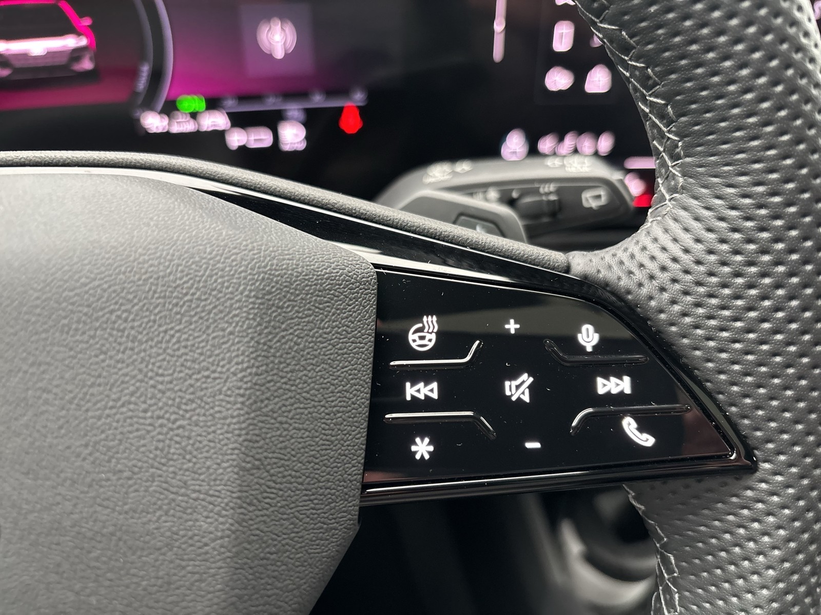 Audi A6 e-tron Avant performance S LINE PANO AHK LM21