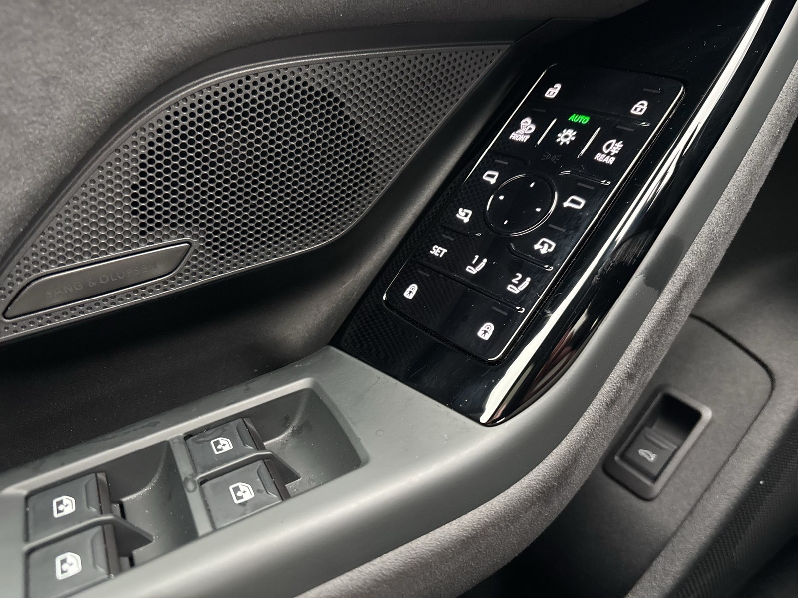 Audi A6 e-tron Avant performance S LINE PANO AHK LM21