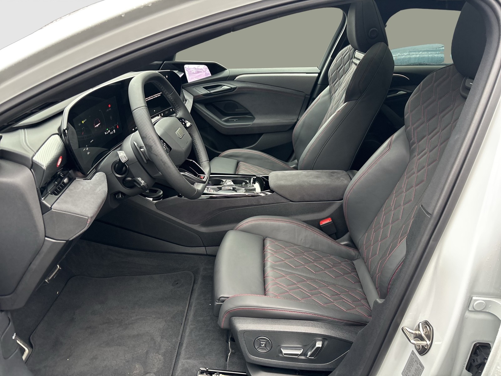 Audi A6 e-tron Avant performance S LINE PANO AHK LM21