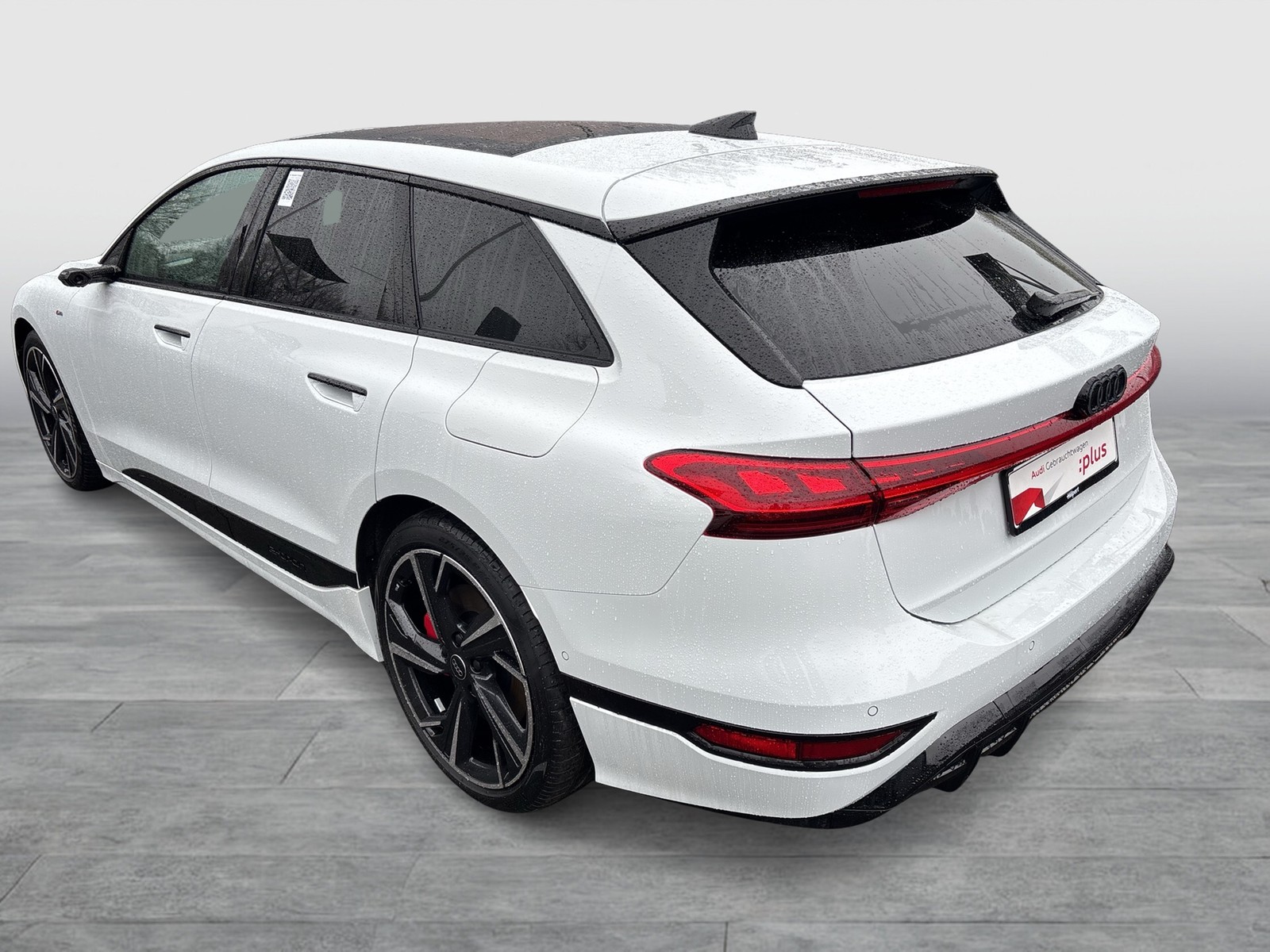 Audi A6 e-tron Avant performance S LINE PANO AHK LM21