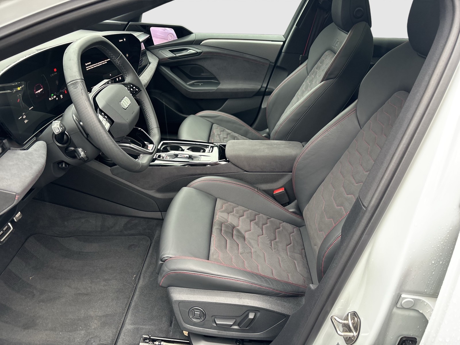 Audi A6 e-tron Avant performance S LINE PANO AHK LM21