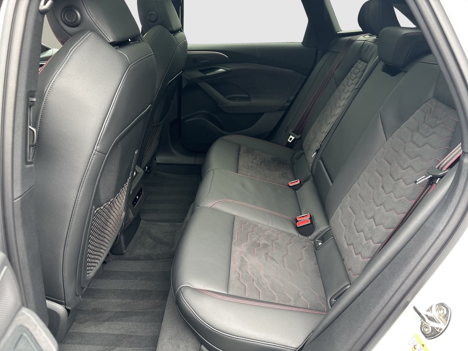 Audi A6 e-tron Avant performance S LINE PANO AHK LM21