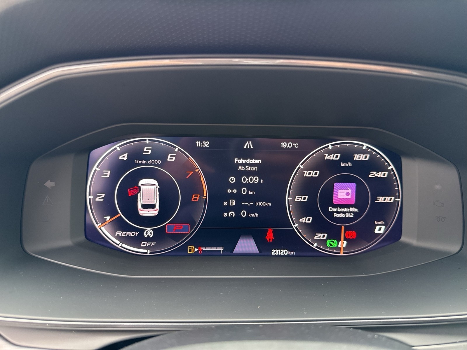 Cupra Leon ST 1.5 eTSI CAM LM18 NAVI SITZHEIZUNG