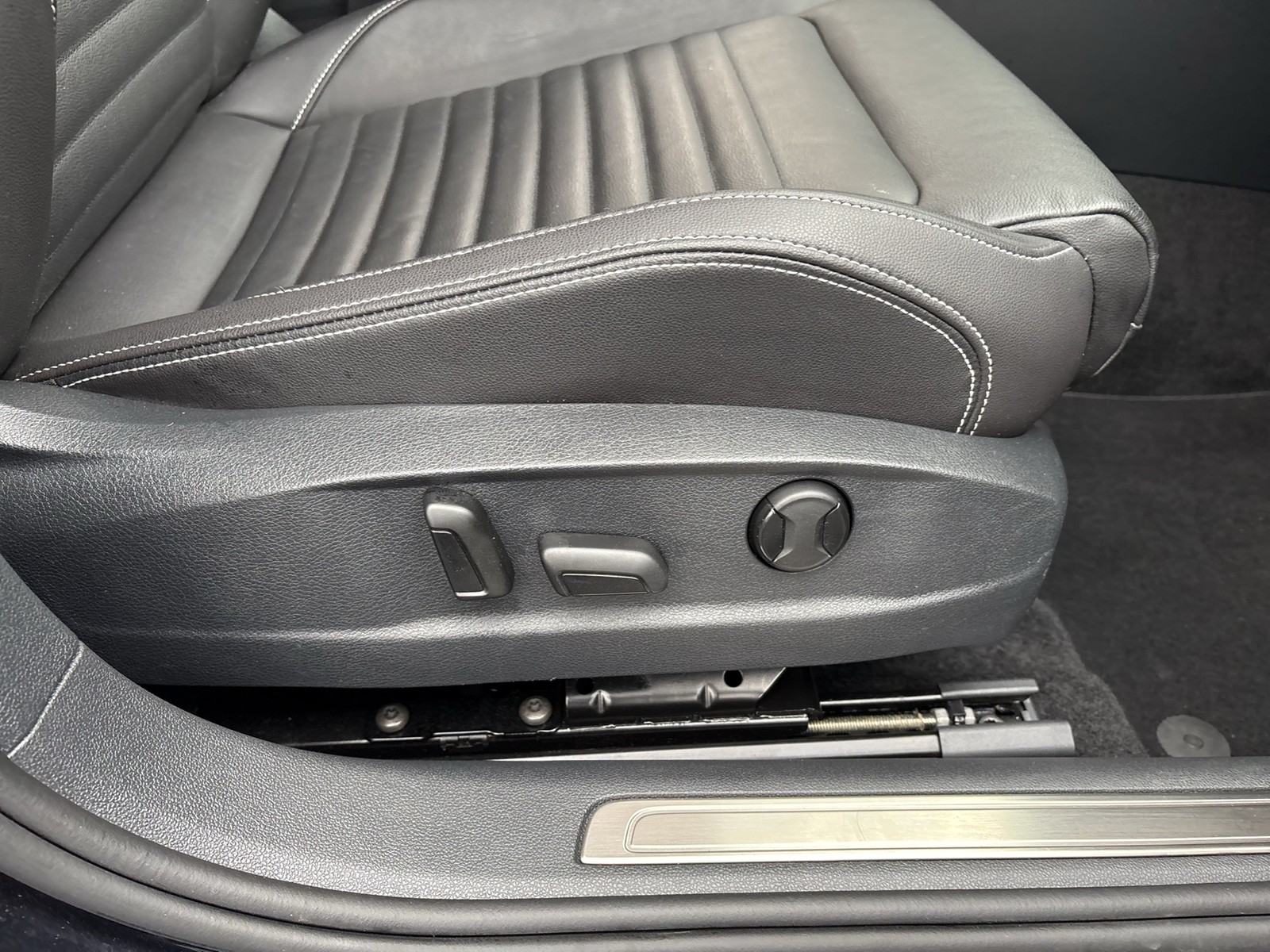 Volkswagen Passat Alltrack 2.0 4X4 LEDER STANDHZ. AHK LM19