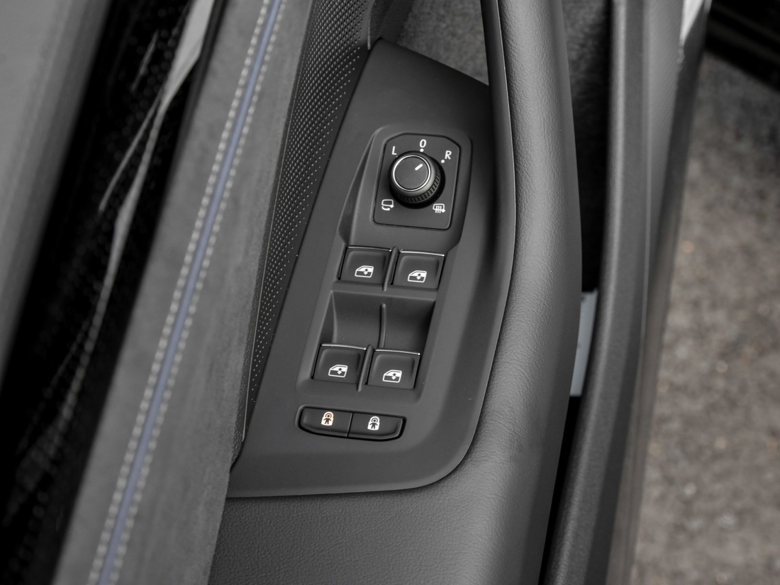 Volkswagen Passat Variant 2.0 R-LINE AHK ACC LM18 NAVI