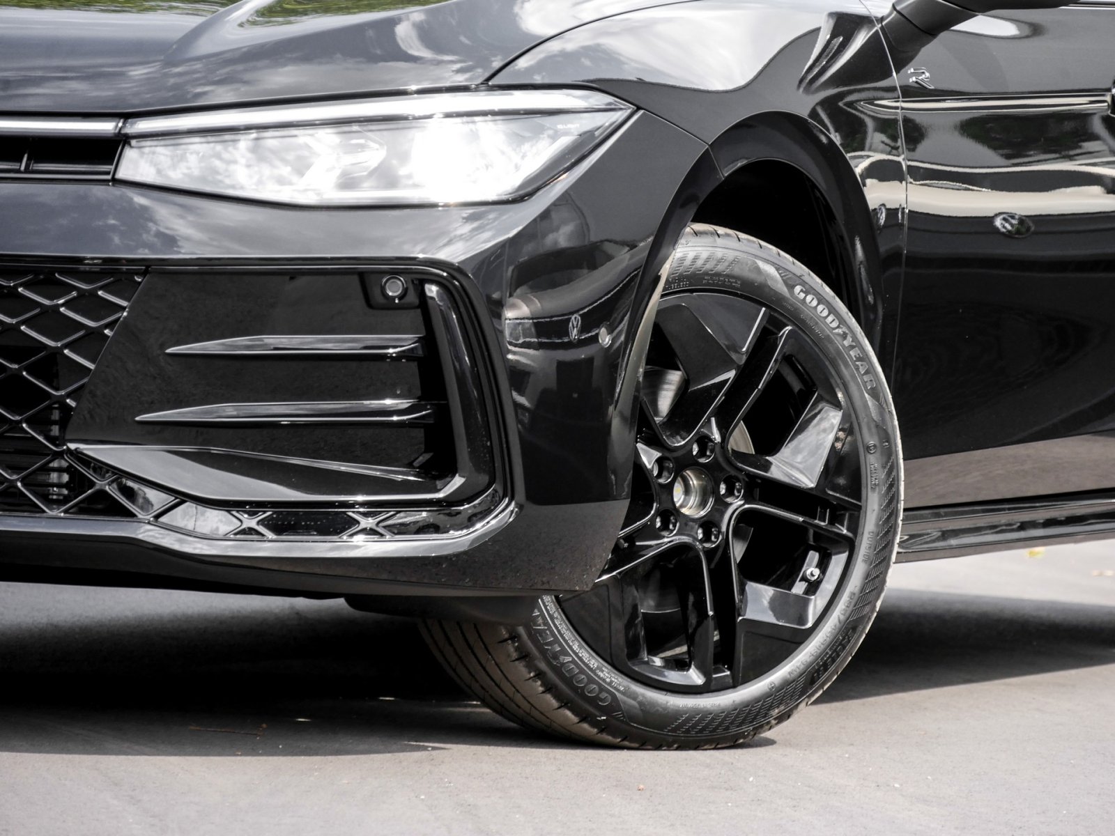 Volkswagen Passat Variant 2.0 R-LINE AHK ACC LM18 NAVI