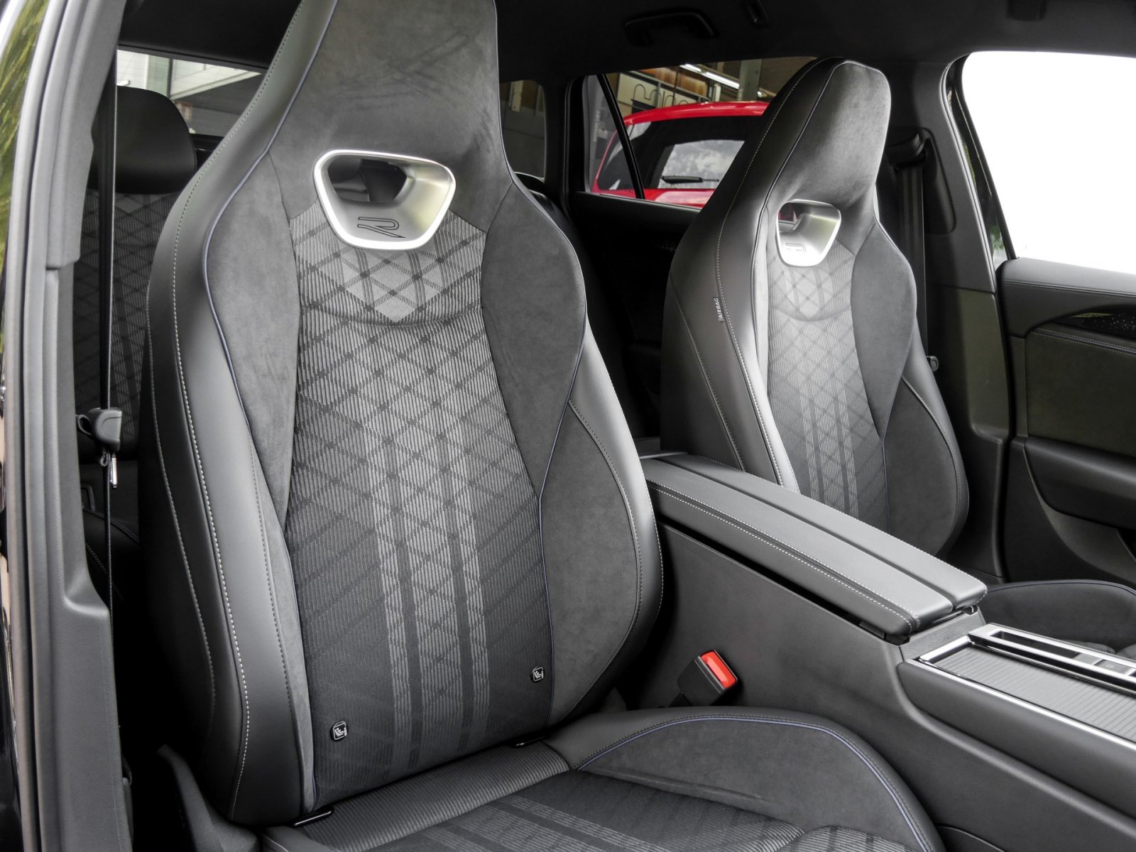 Volkswagen Passat Variant 2.0 R-LINE AHK ACC LM18 NAVI