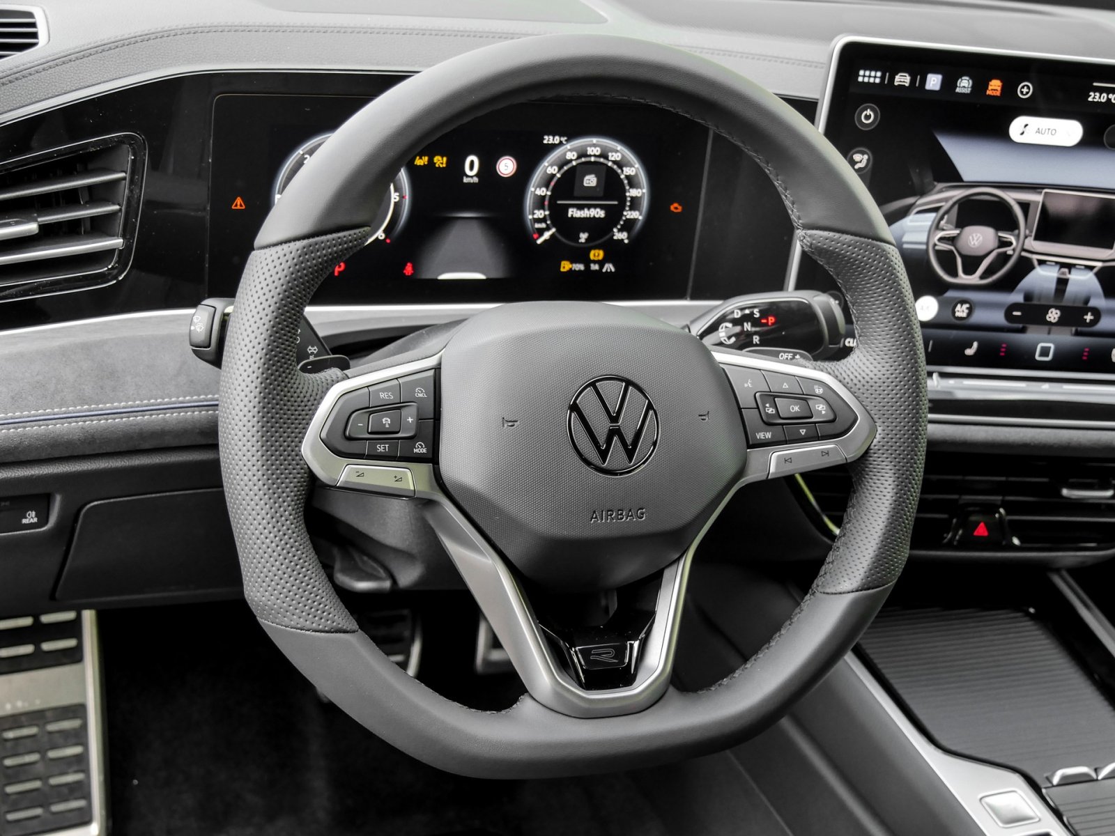 Volkswagen Passat Variant 2.0 R-LINE AHK ACC LM18 NAVI