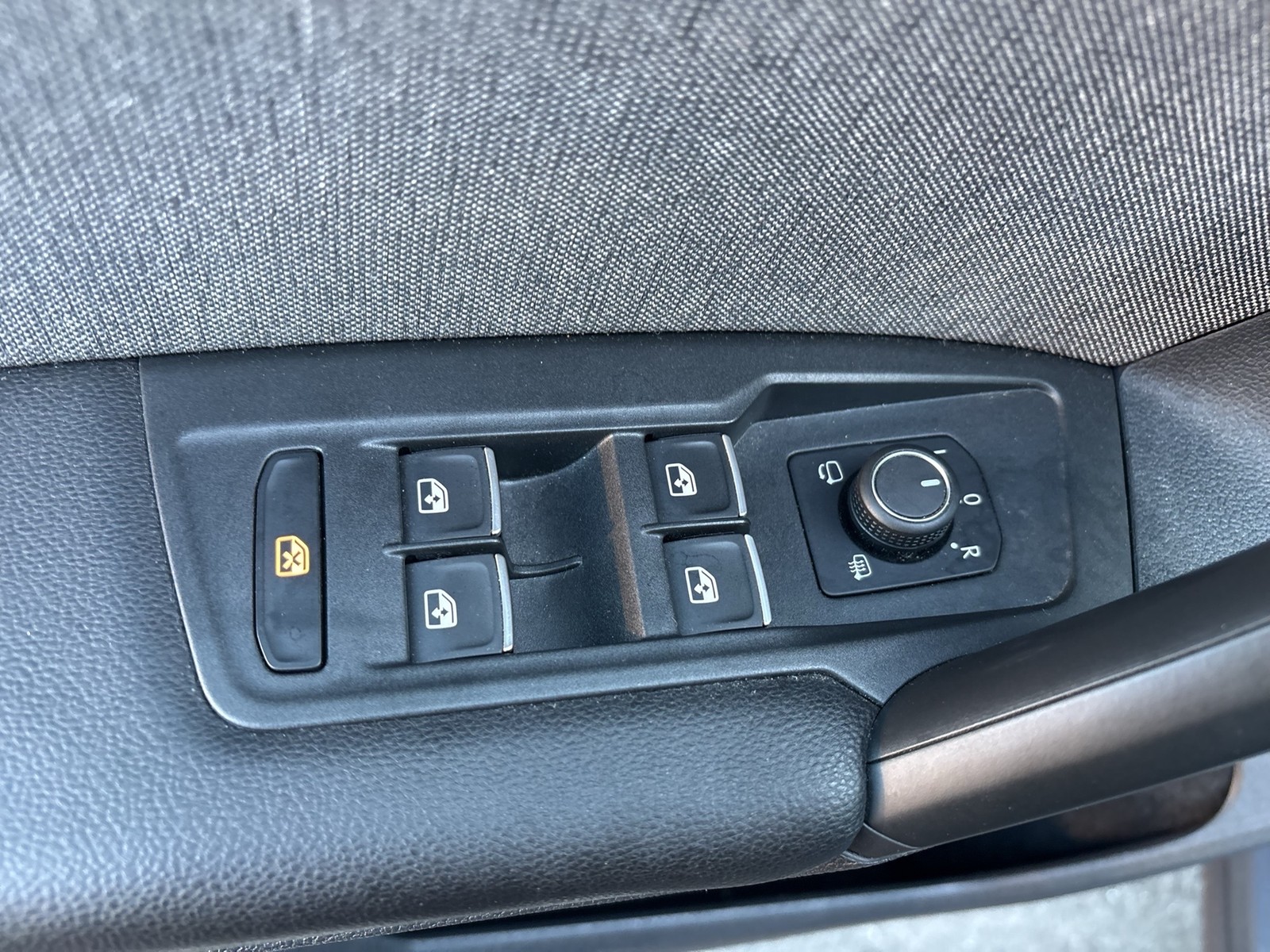 Seat Tarraco 2.0 STYLE 7SITZE AHK CAM ACC LM18 NAVI