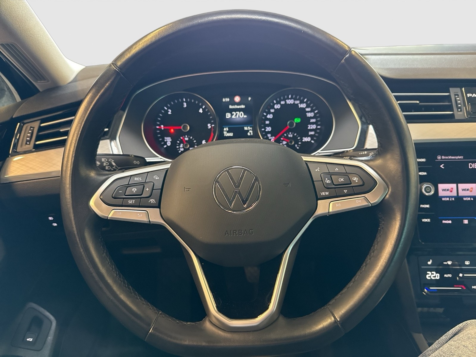 Volkswagen Passat Variant 2.0 BUSINESS AHK 360°CAM ACC LM17