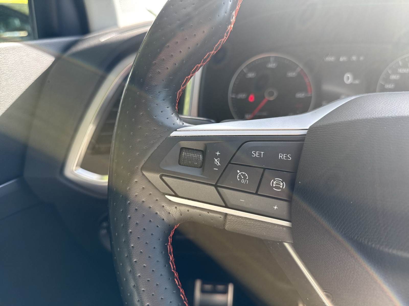 Seat Ateca 2.0 FR PANO AHK CAM ALU18" eKLAPPE NAVI