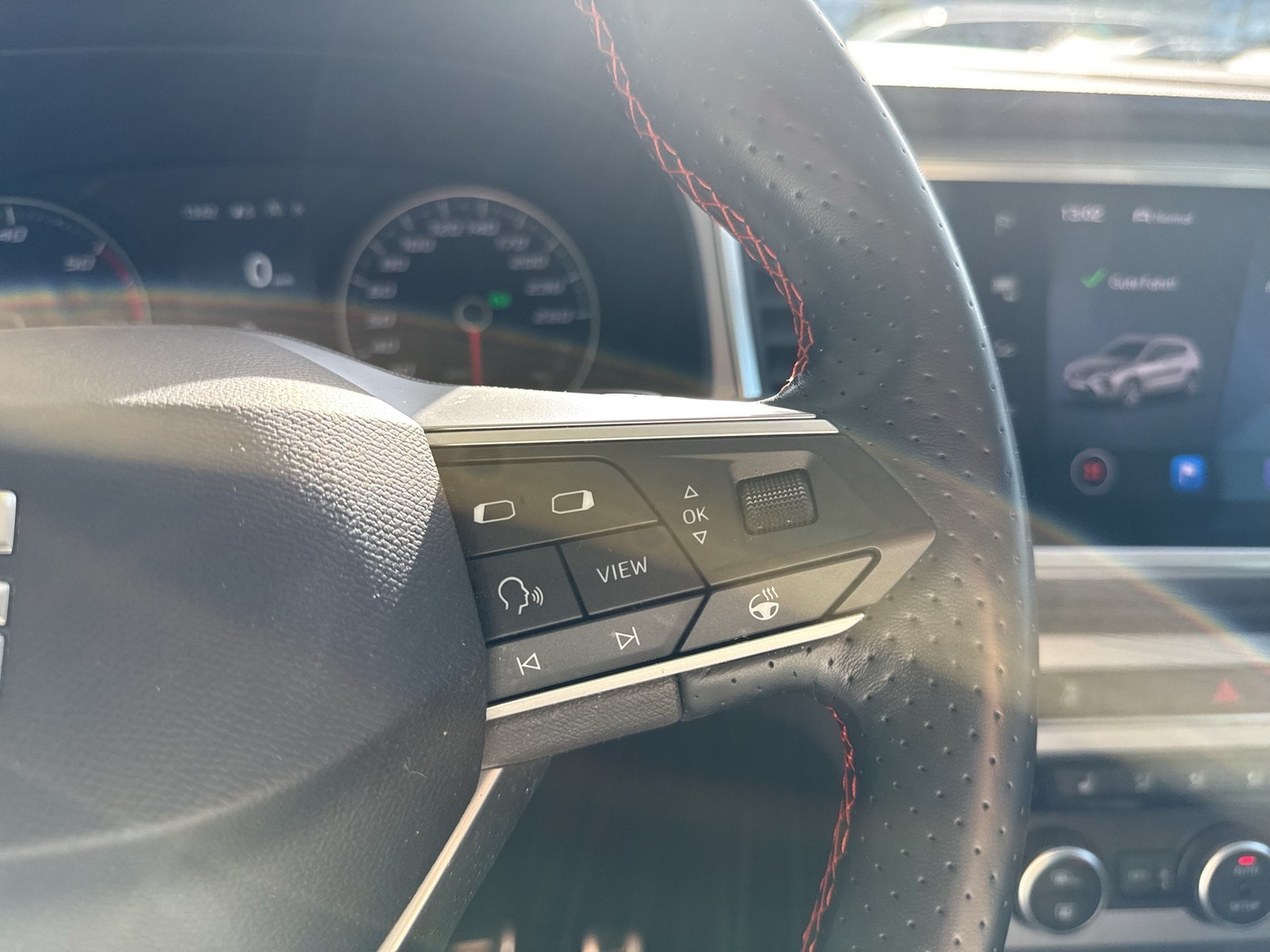 Seat Ateca 2.0 FR PANO AHK CAM ALU18" eKLAPPE NAVI
