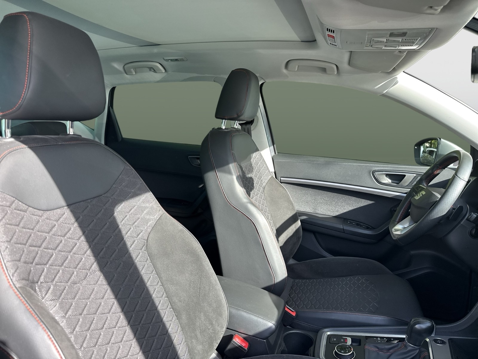Seat Ateca 2.0 FR PANO AHK CAM ALU18" eKLAPPE NAVI