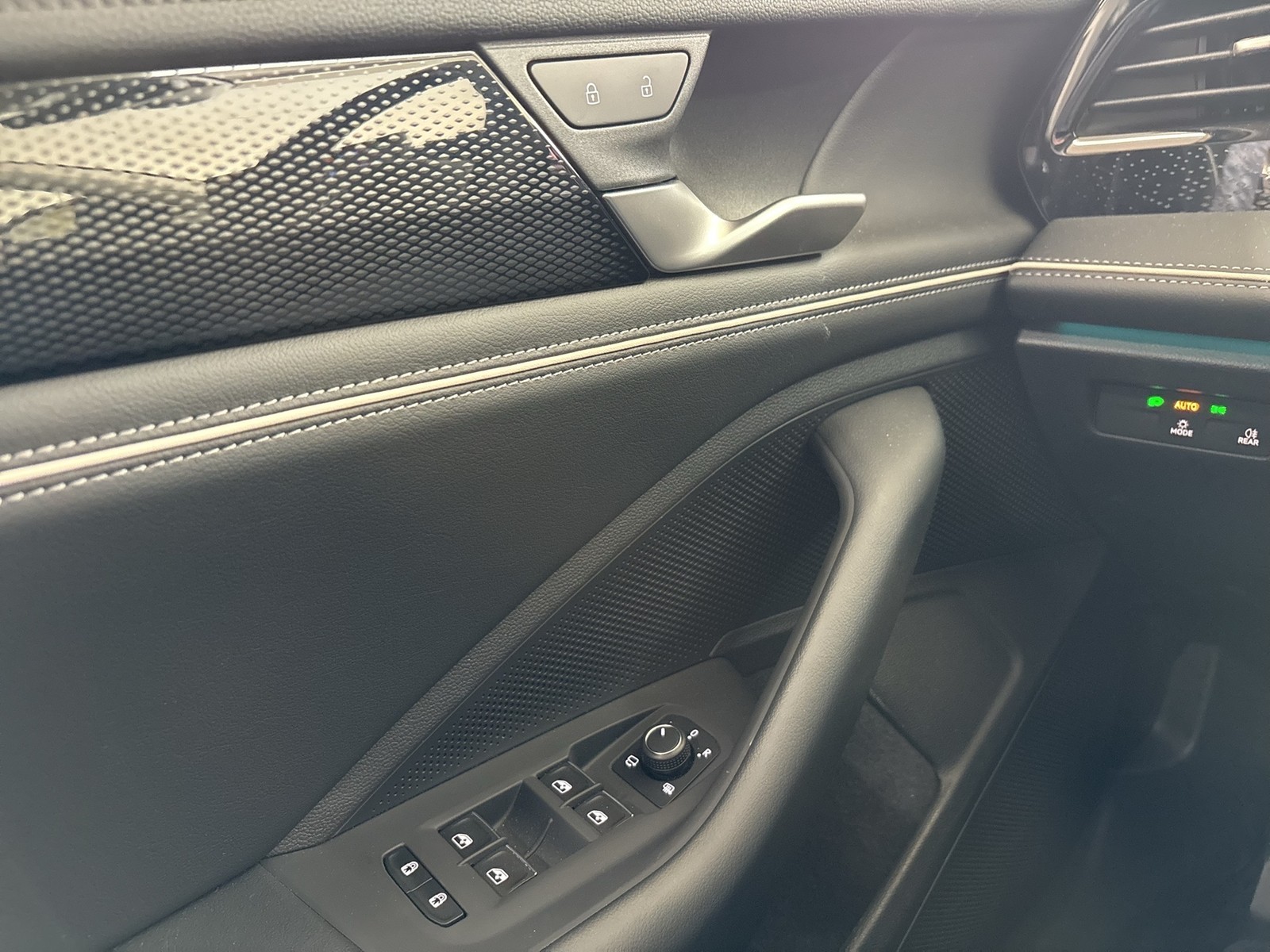 Volkswagen Passat Variant 2.0 BUSINESS AHK 360°CAM ACC NAVI