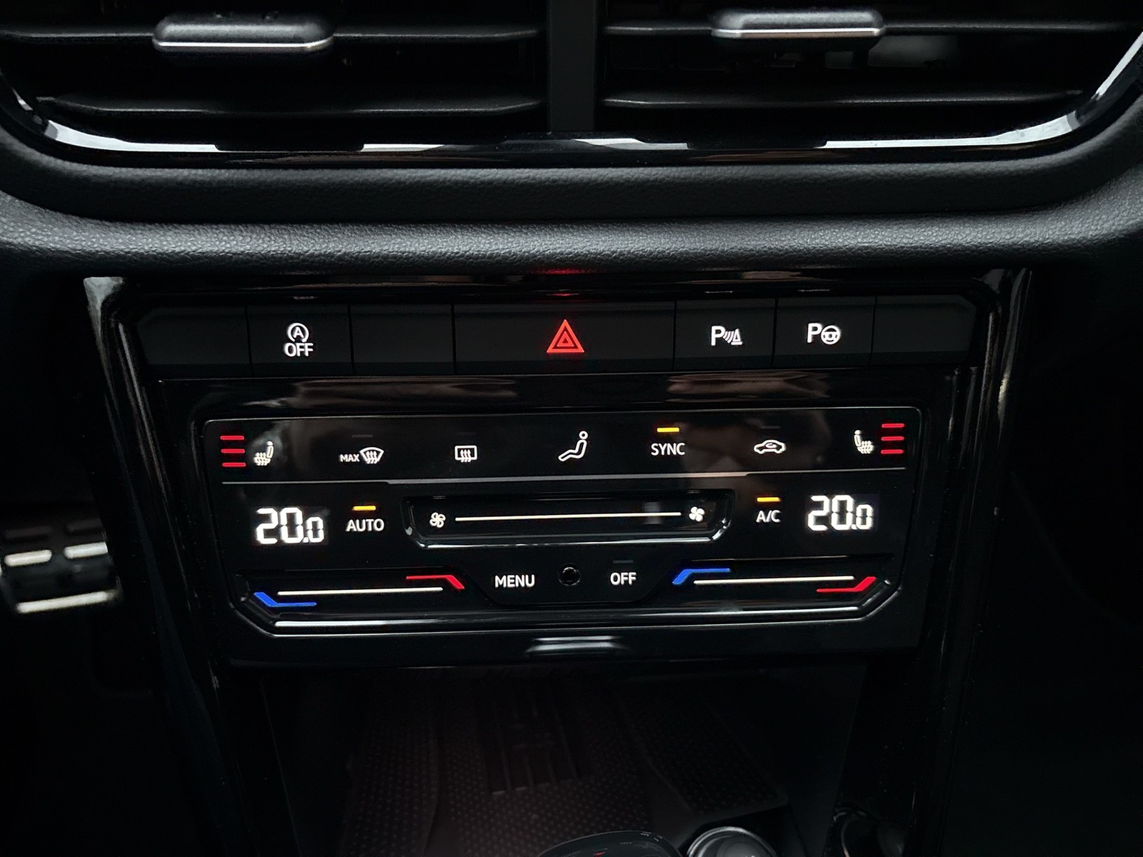 Volkswagen T-Roc 2.0 R 4X4 AKRAPOVIC LEDER PANO CAM ACC 19Z