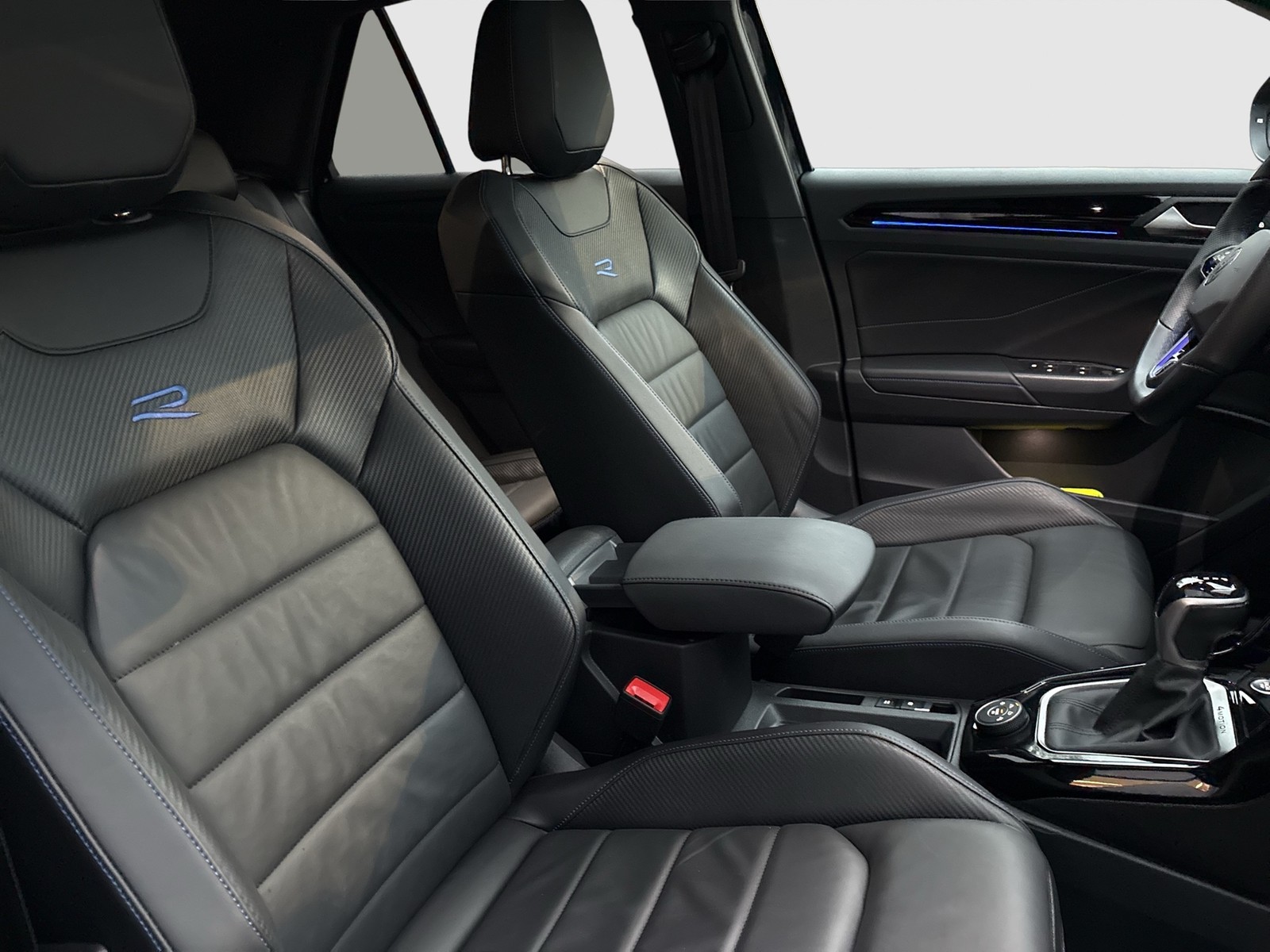 Volkswagen T-Roc 2.0 R 4X4 AKRAPOVIC LEDER PANO CAM ACC 19Z