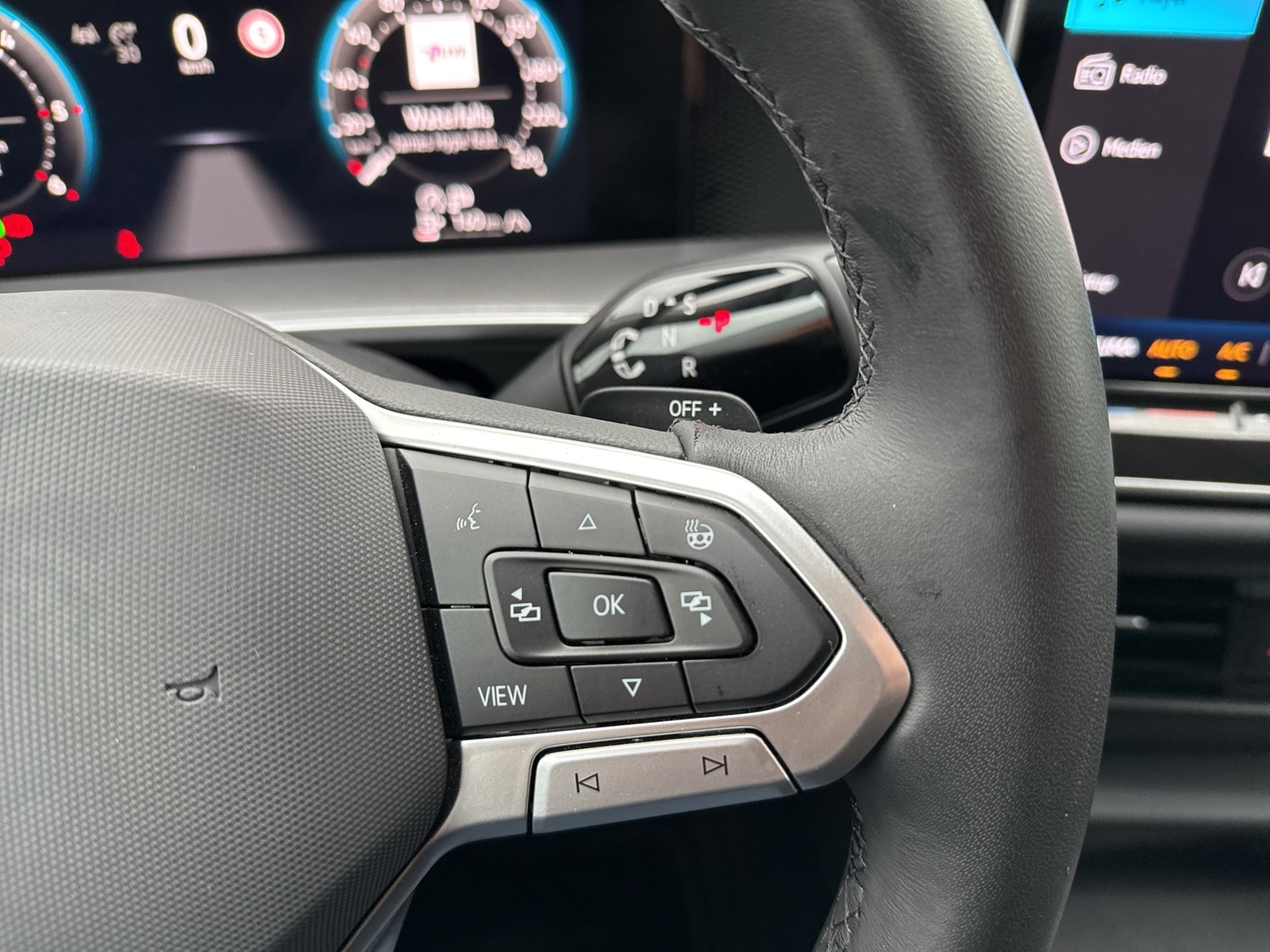 Volkswagen Tayron 2.0 LIFE 4X4 AHK CAM ACC 18Z NAVI CARPLAY