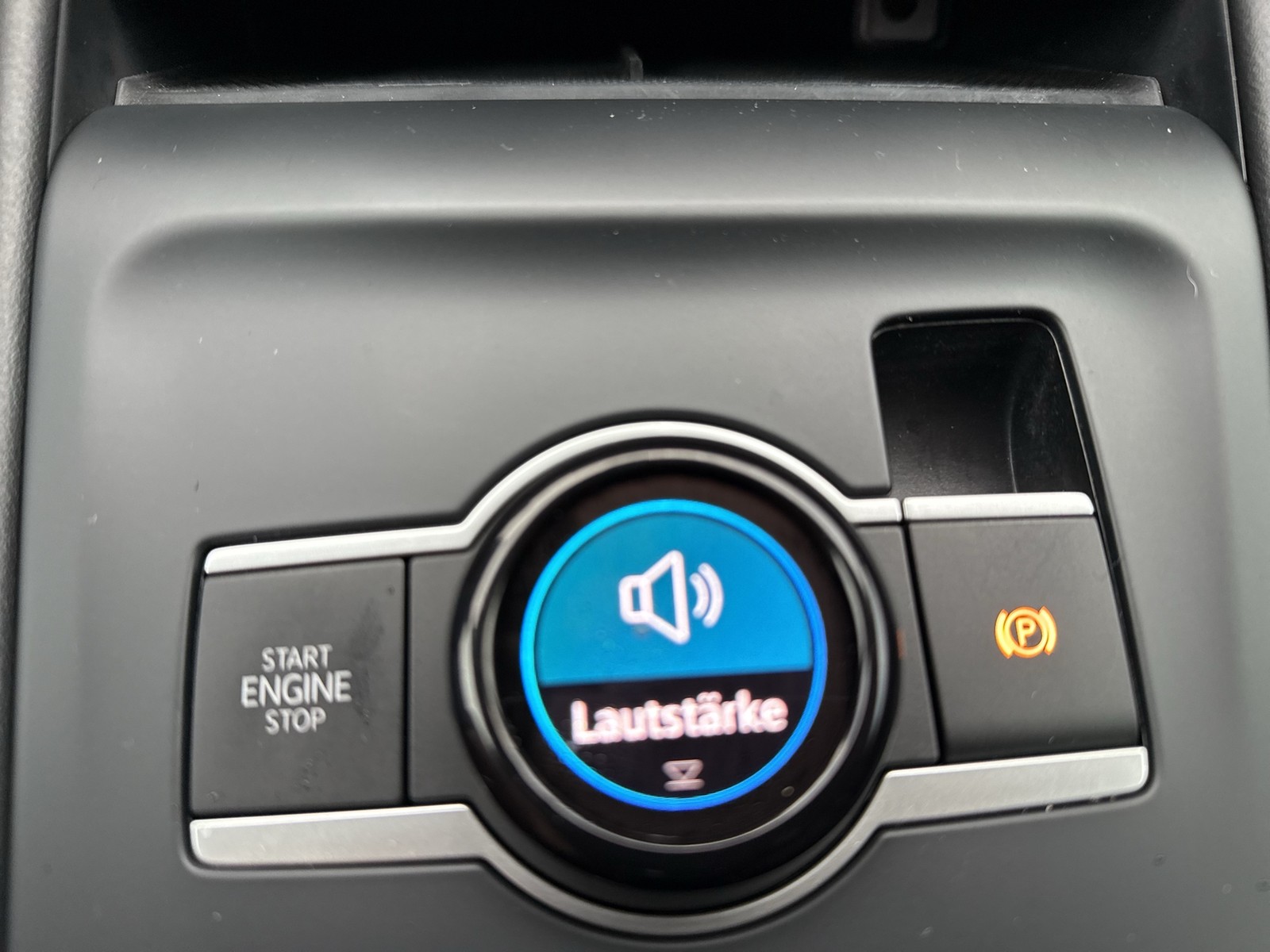 Volkswagen Tayron 2.0 LIFE 4X4 AHK CAM ACC 18Z NAVI CARPLAY