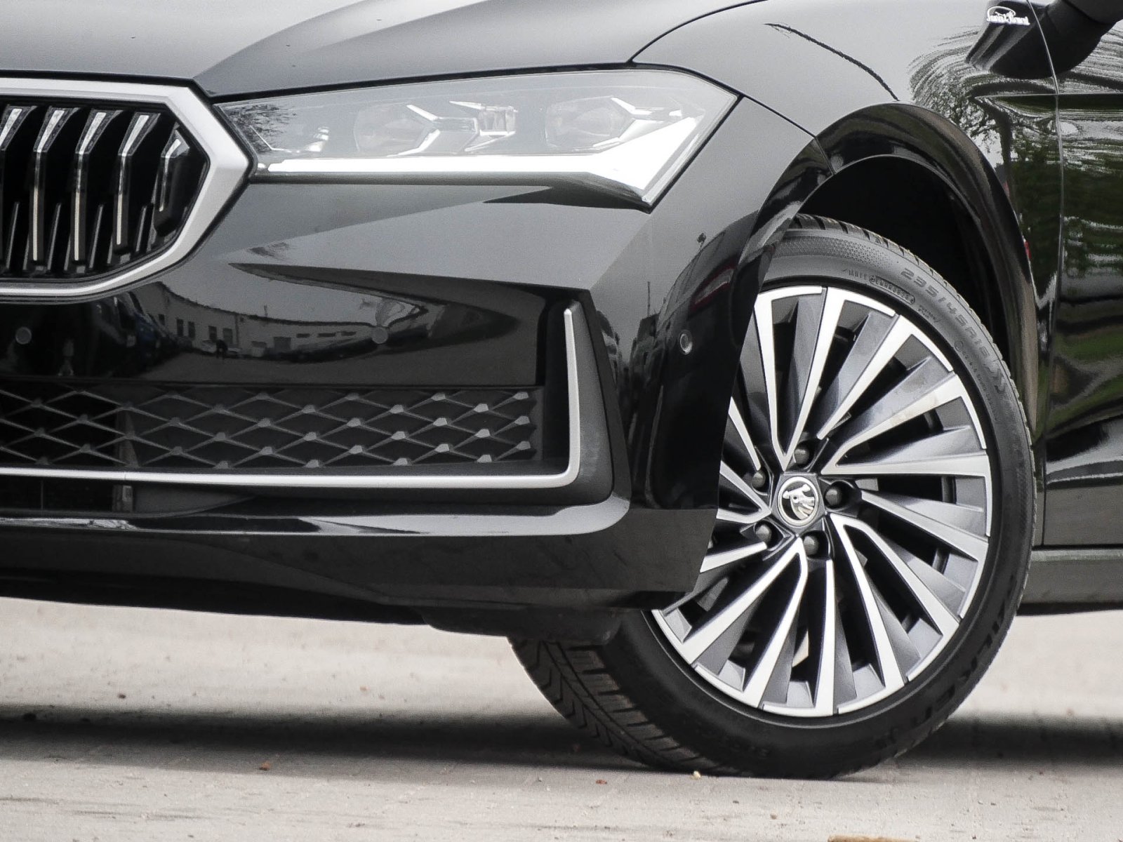 Skoda Superb Combi 1.5 eTSI L&K AHK 360CAM SITZHEIZ