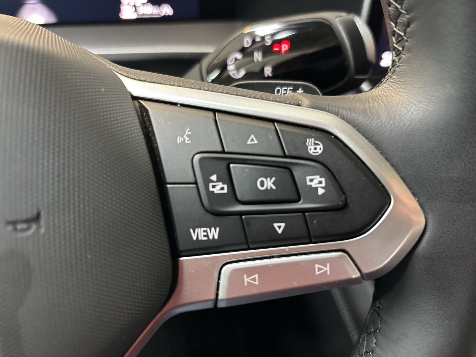 Volkswagen Tayron 2.0 LIFE 4X4 AHK CAM ACC LM18 CARPLAY