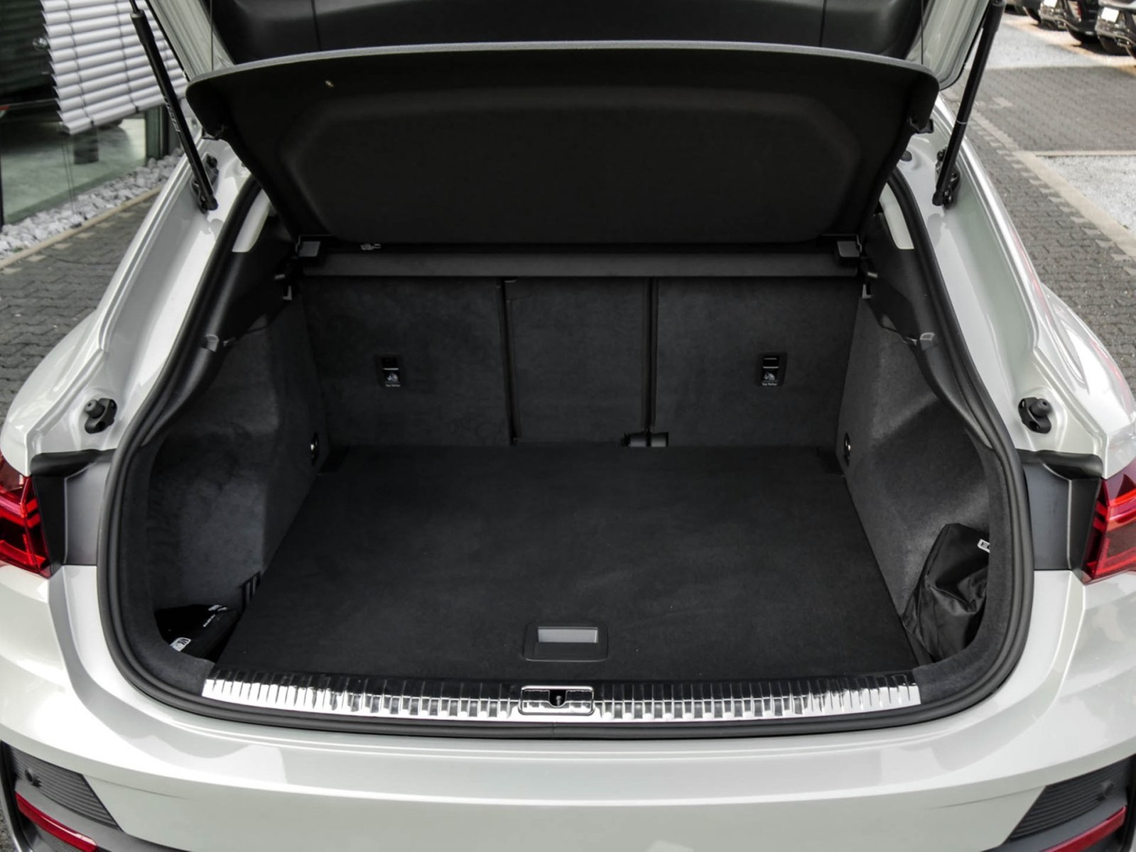 Audi Q3 Sportback 40 quattro S LINE AHK CAM ACC LM19