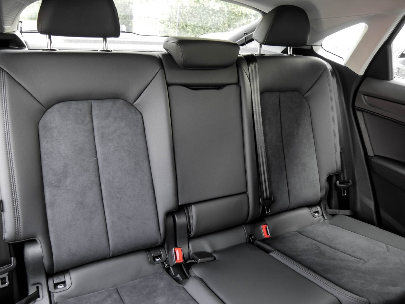 Audi Q3 Sportback 40 quattro S LINE AHK CAM ACC LM19
