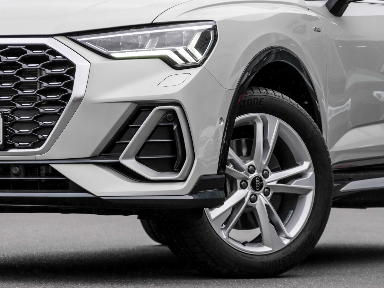 Audi Q3 Sportback 40 quattro S LINE AHK CAM ACC LM19