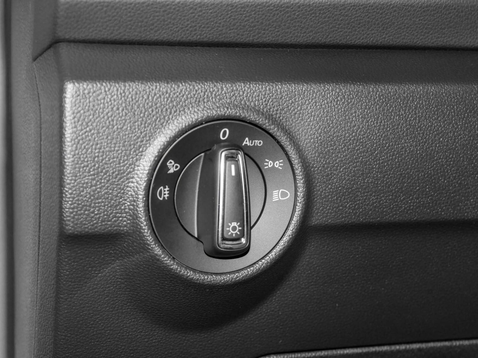 Volkswagen T-Roc Cabrio 1.5 R-LINE DSG BLACKSTYLE NAVI AHK