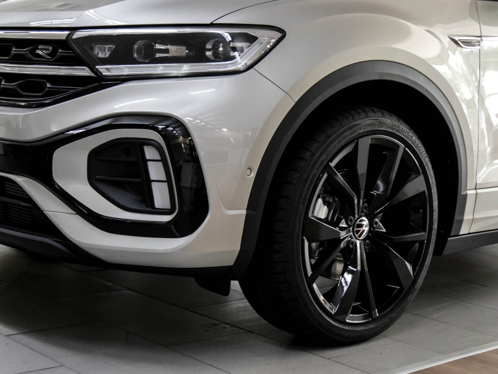 Volkswagen T-Roc Cabrio 1.5 R-LINE DSG BLACKSTYLE NAVI AHK