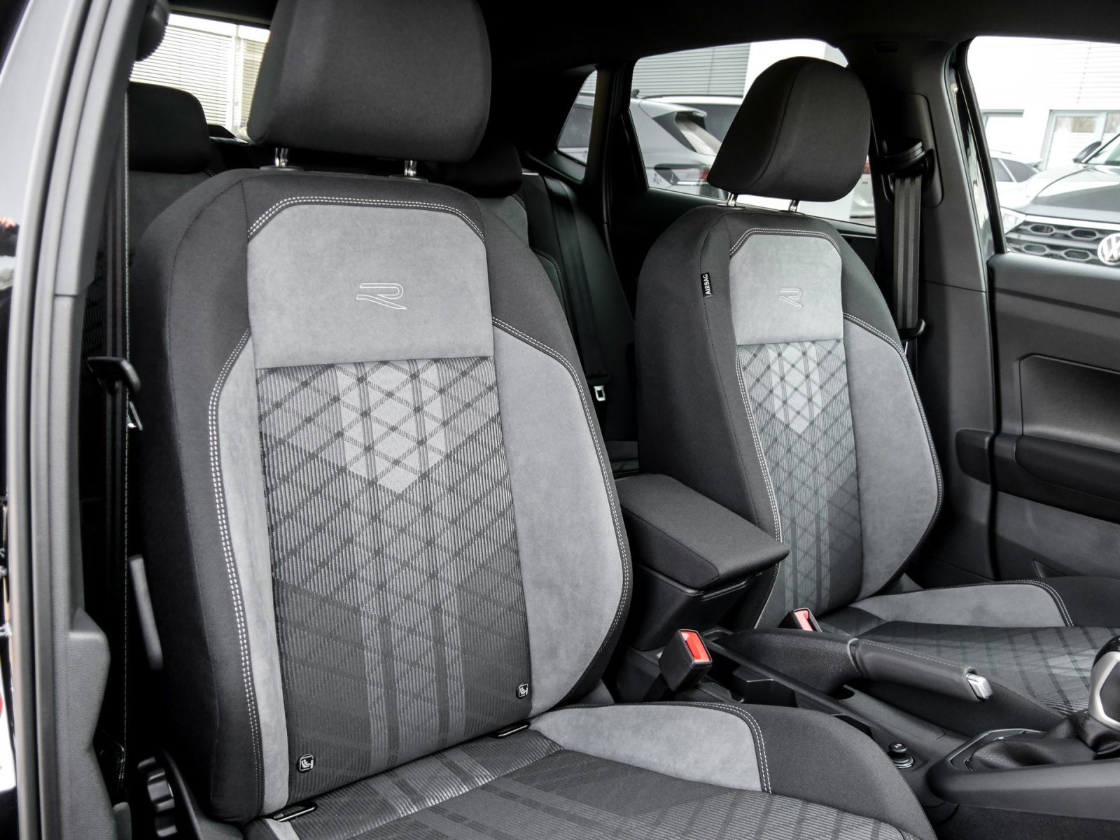 Volkswagen Polo 1.0 R-LINE CAM ACC LM17 NAVI CARPLAY SITZHZ