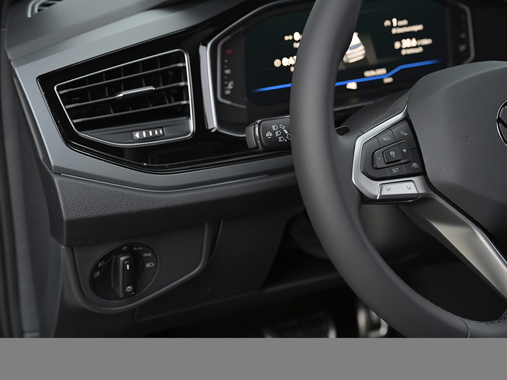 Volkswagen Taigo 1.0 R-LINE BLACK STYLE CAM ACC LM18 NAVI