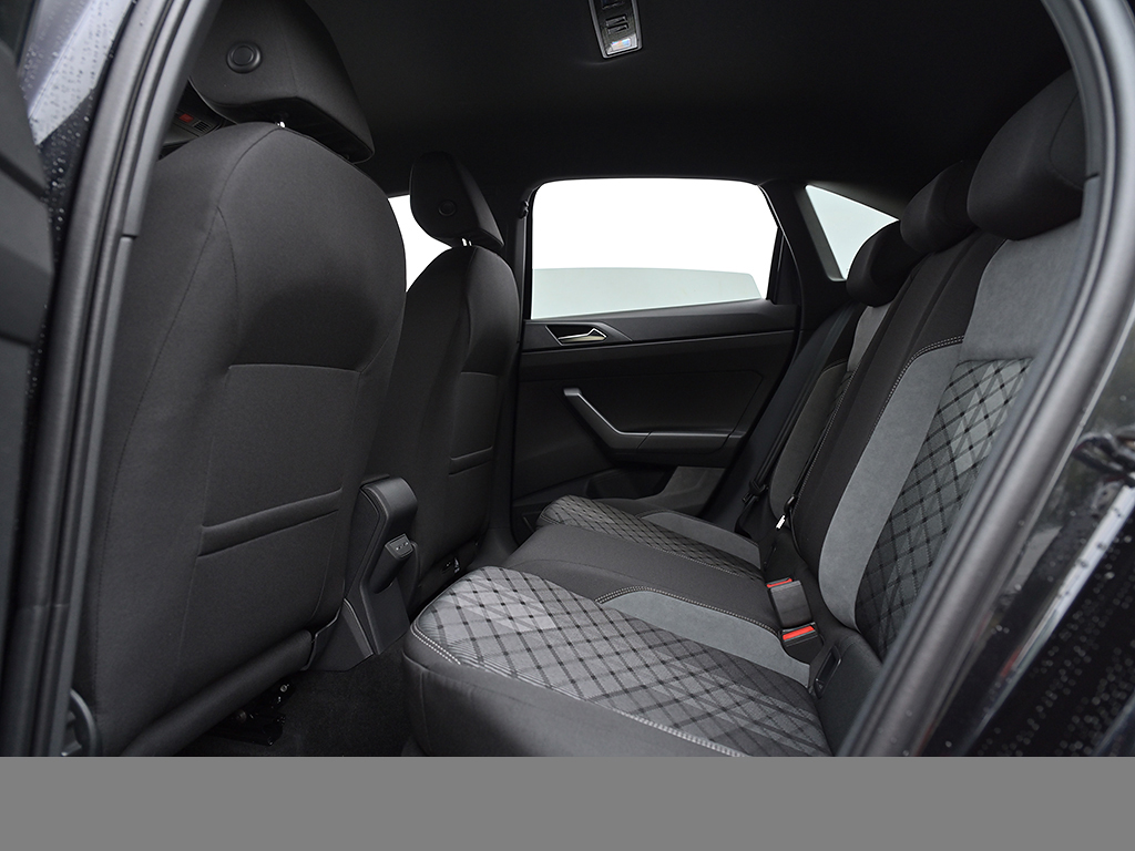 Volkswagen Taigo 1.0 R-LINE BLACK STYLE CAM ACC LM18 NAVI