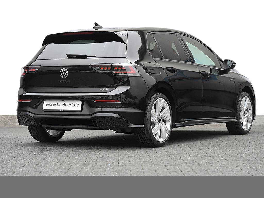 Volkswagen Golf VIII 1.5 eTSI R-LINE FACELIFT CAM ACC LM18