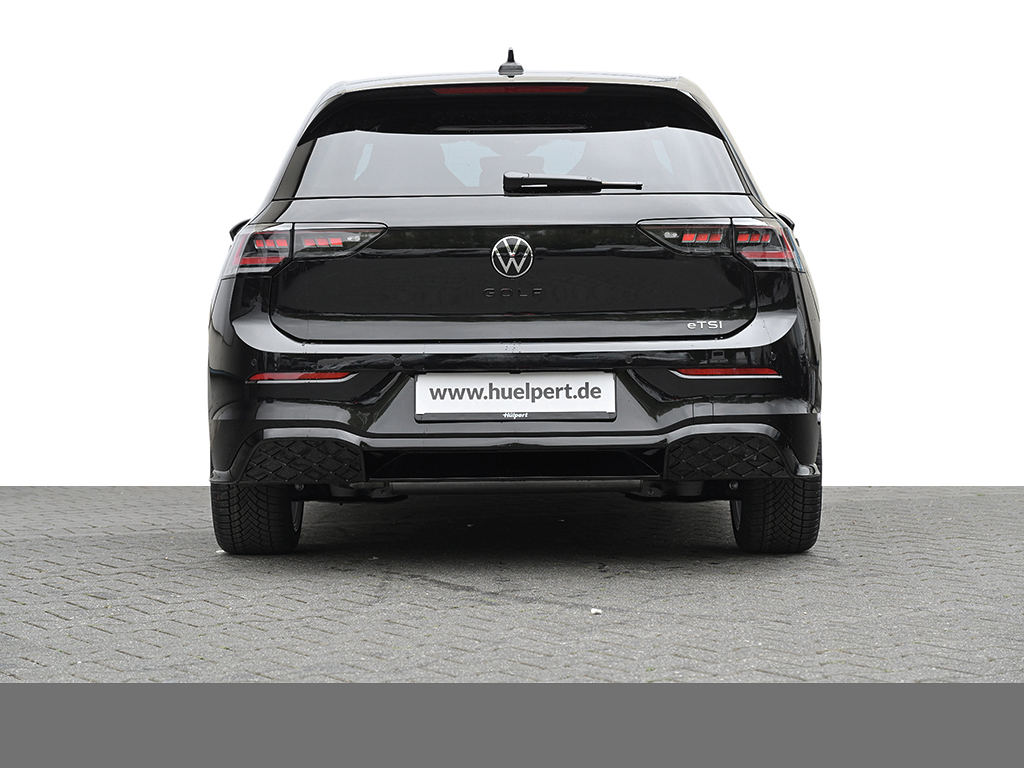 Volkswagen Golf VIII 1.5 eTSI R-LINE FACELIFT CAM ACC LM18