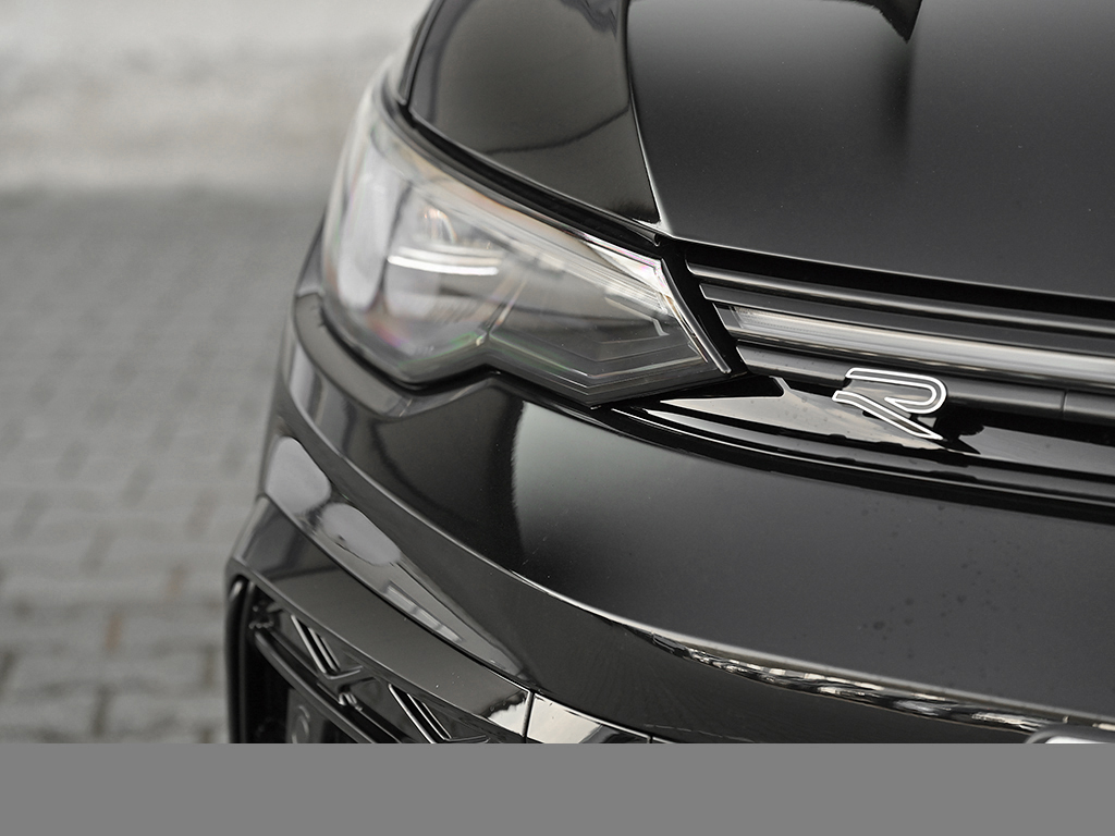 Volkswagen Golf Variant VIII 2.0 R-LINE BLACKSTYLE PANO CAM