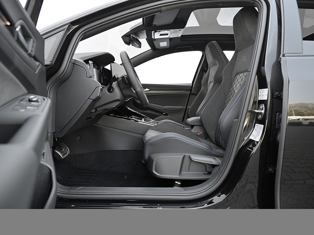 Volkswagen Golf Variant VIII 2.0 R-LINE BLACKSTYLE PANO CAM