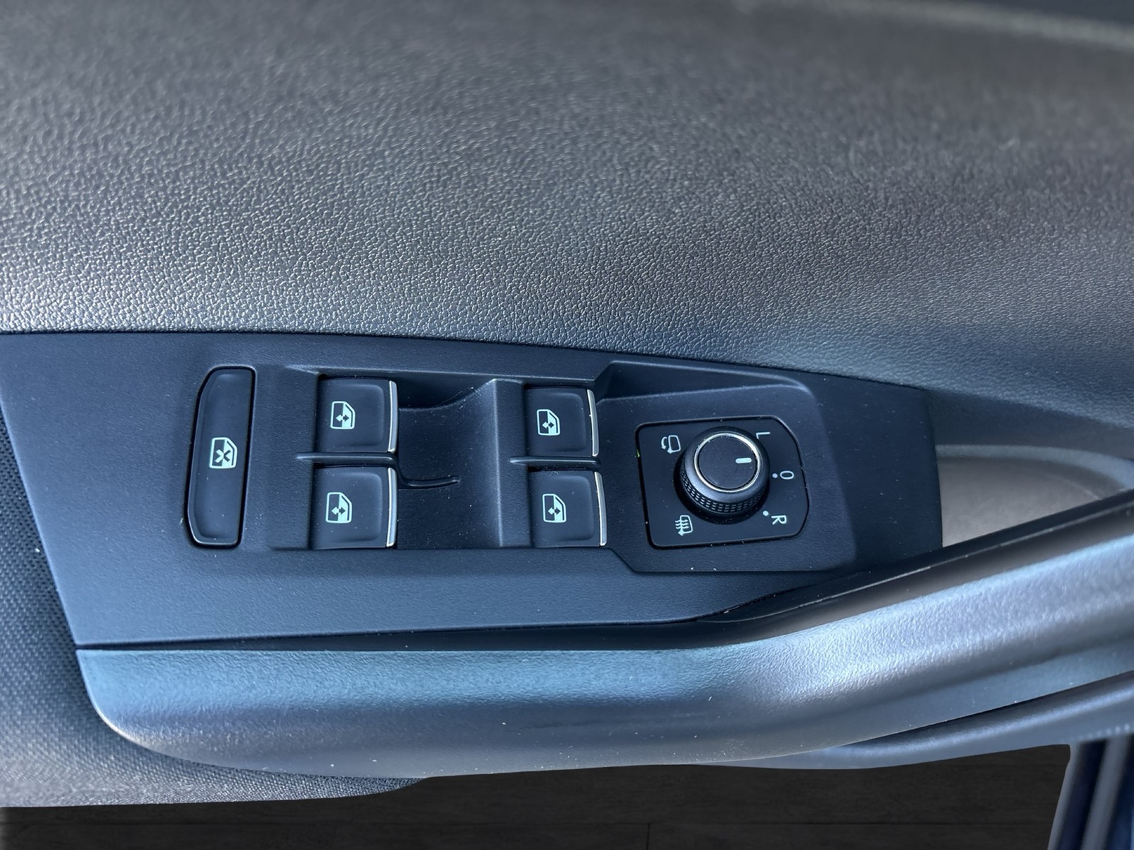 Volkswagen Taigo 1.0 R-LINE BLACK STYLE CAM ACC LM18 NAVI