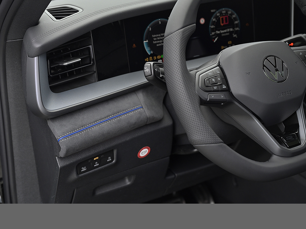 Volkswagen Tayron 2.0 R-LINE BLACK STYLE 4X4 PANO AHK LM20