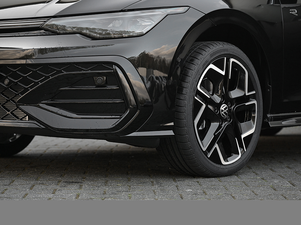 Volkswagen Golf Variant VIII 2.0 R-LINE BLACKSTYLE PANO CAM