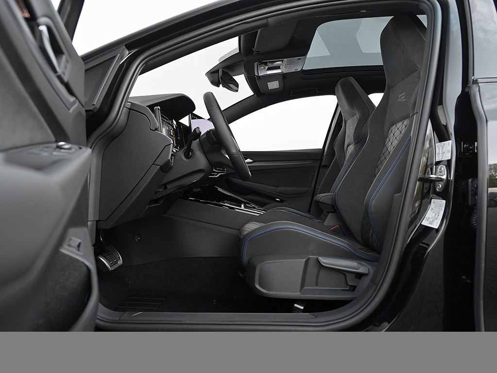 Volkswagen Golf Variant VIII 2.0 R-LINE BLACKSTYLE PANO CAM