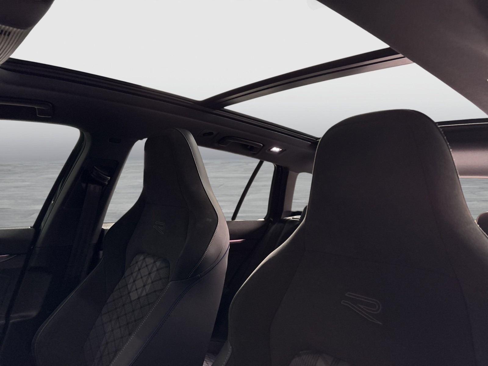 Volkswagen Golf Variant VIII 2.0 R-LINE BLACKSTYLE PANO CAM