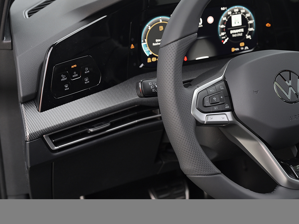 Volkswagen Golf Variant VIII 2.0 R-LINE BLACKSTYLE PANO CAM