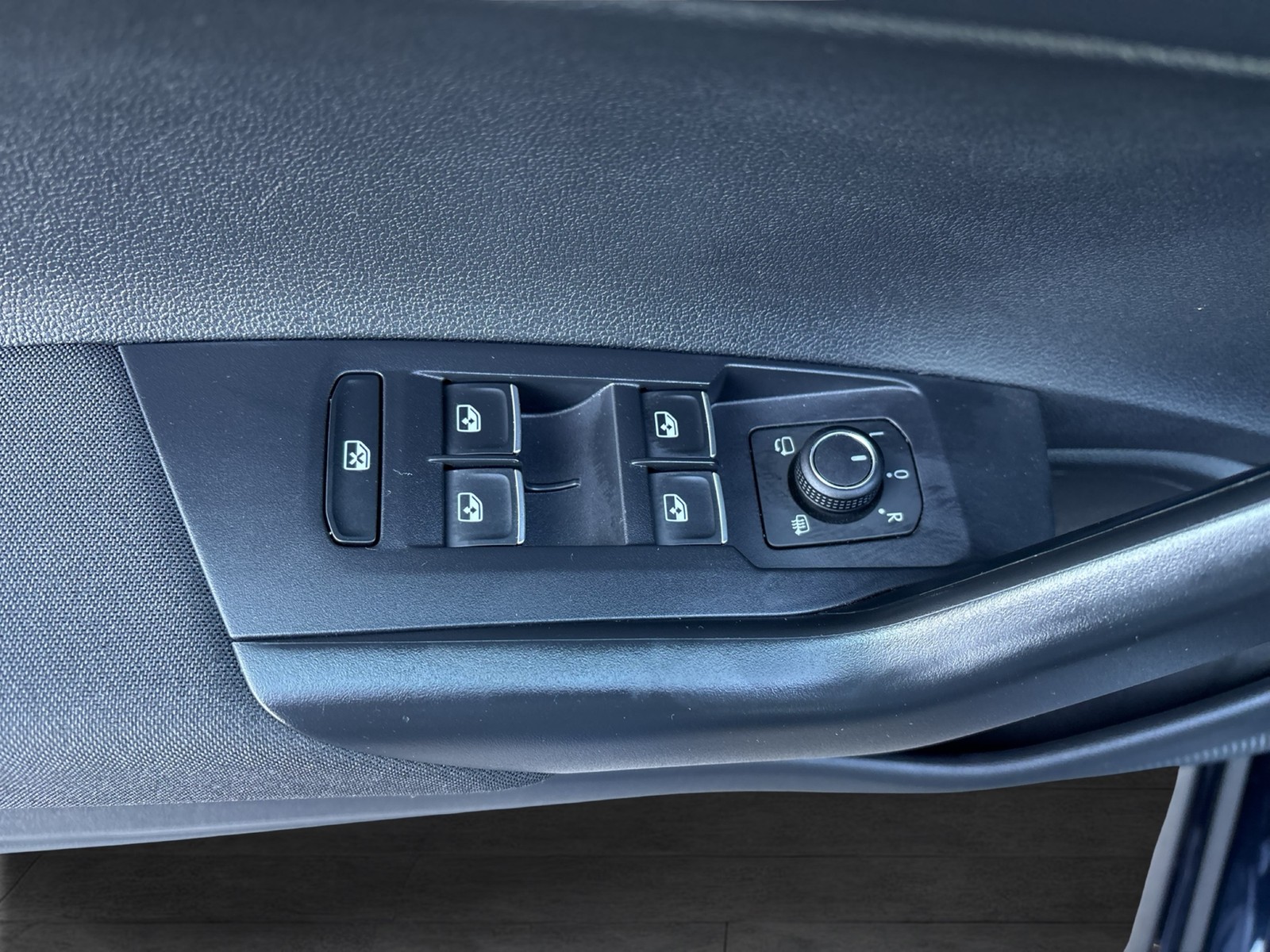 Volkswagen Taigo 1.0 R-LINE BLACK STYLE CAM ACC LM18 NAVI